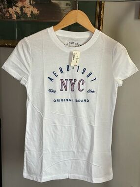 Aeropostale White Crewneck Tee with Navy Embroidered Graphic